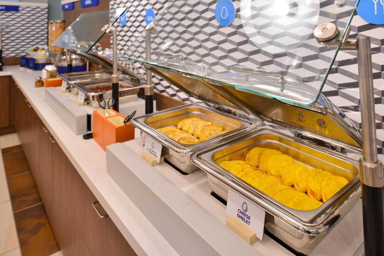 Holiday Inn Express Chicago - Magnificent Mile By Ihg Exteriör bild