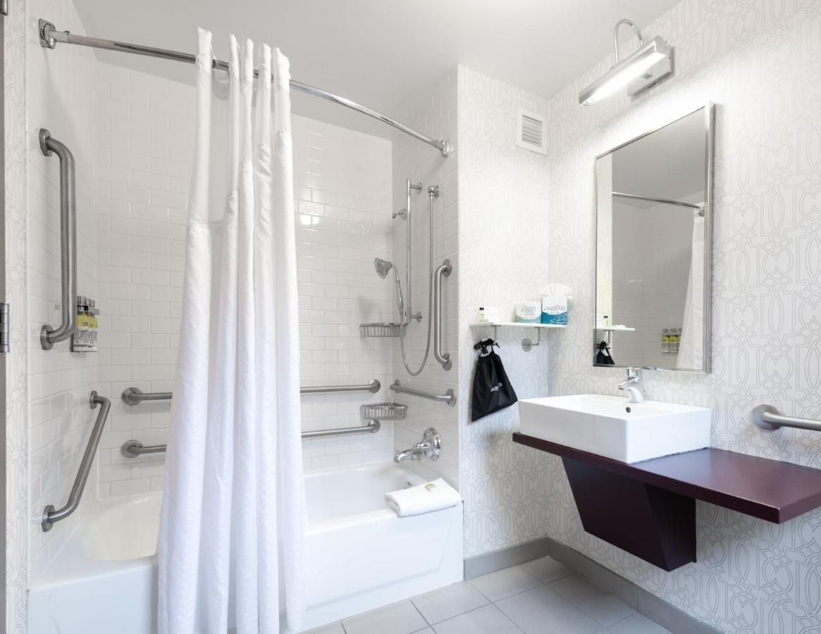 Holiday Inn Express Chicago - Magnificent Mile By Ihg Exteriör bild