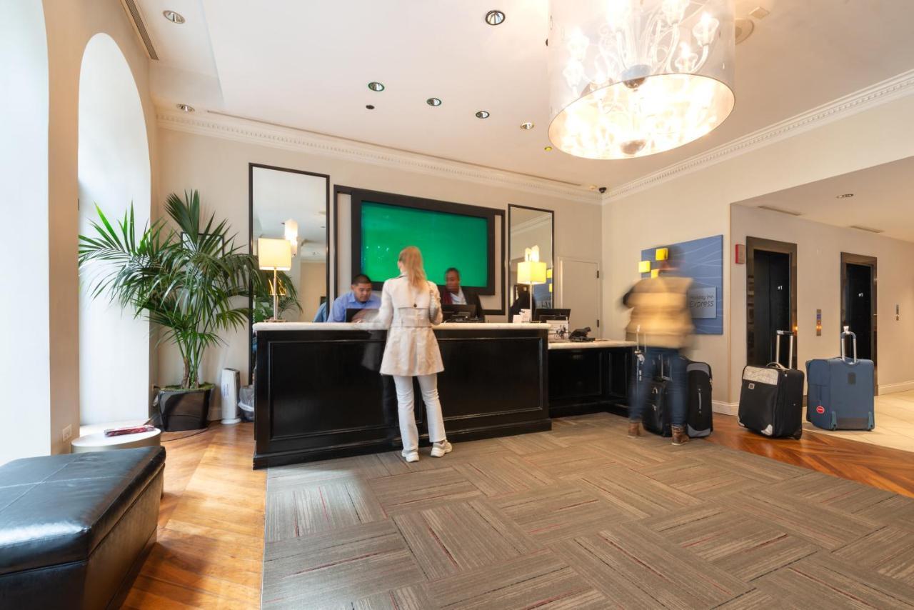 Holiday Inn Express Chicago - Magnificent Mile By Ihg Exteriör bild