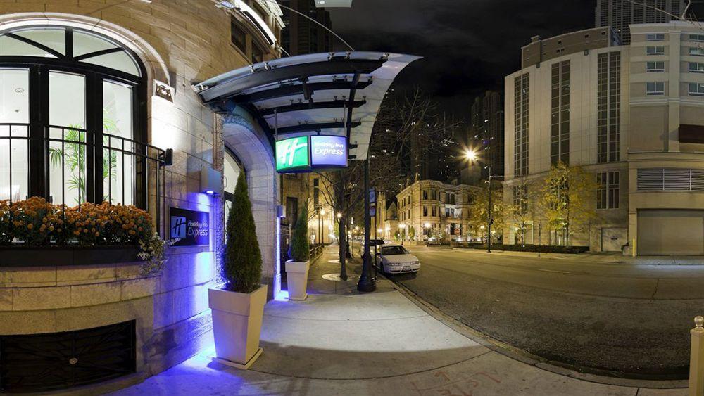 Holiday Inn Express Chicago - Magnificent Mile By Ihg Exteriör bild