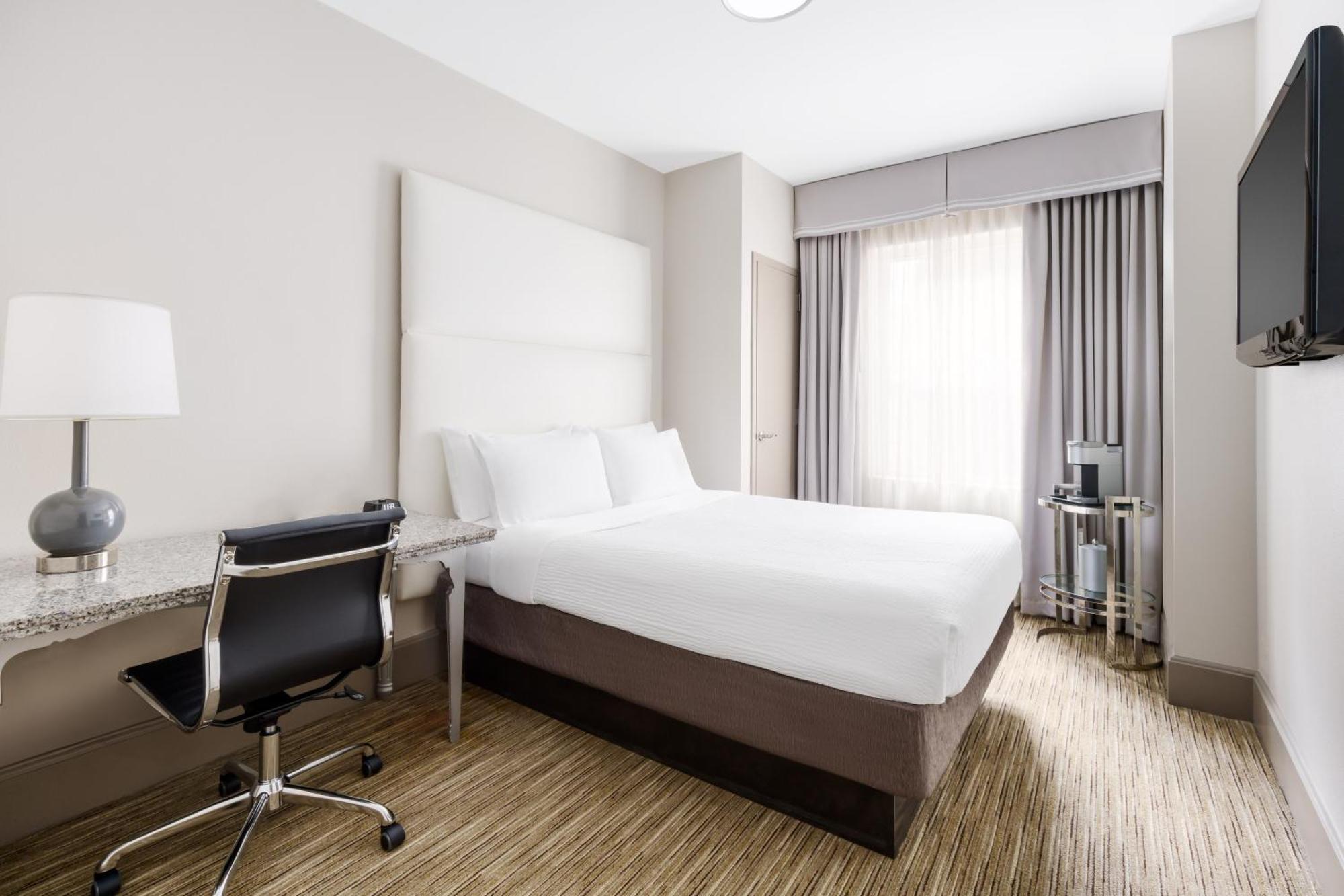 Holiday Inn Express Chicago - Magnificent Mile By Ihg Exteriör bild