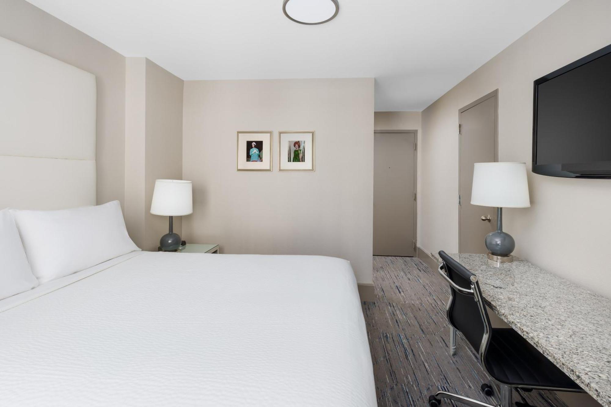 Holiday Inn Express Chicago - Magnificent Mile By Ihg Exteriör bild