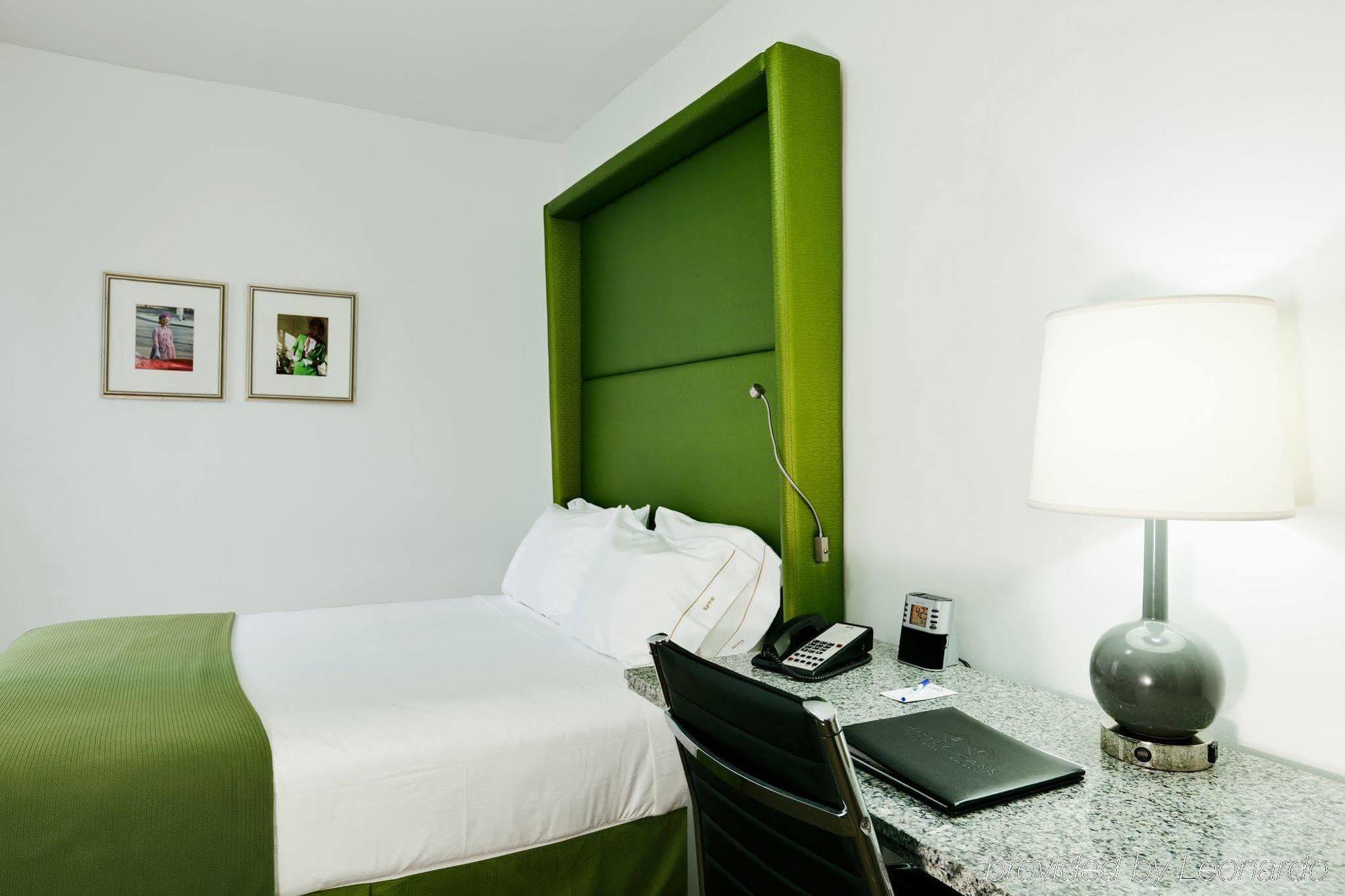 Holiday Inn Express Chicago - Magnificent Mile By Ihg Exteriör bild