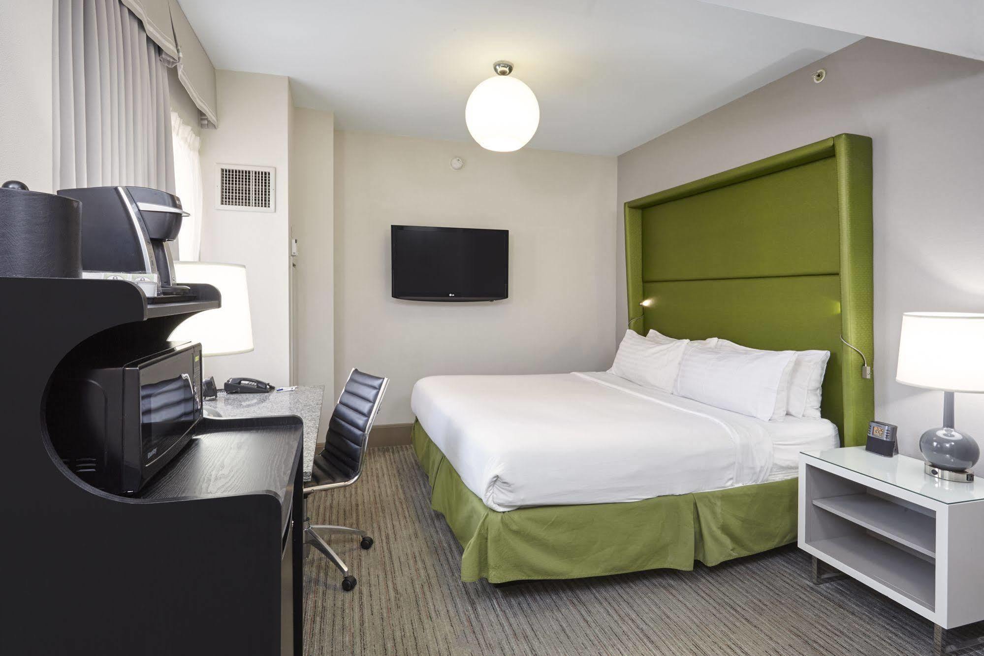 Holiday Inn Express Chicago - Magnificent Mile By Ihg Exteriör bild