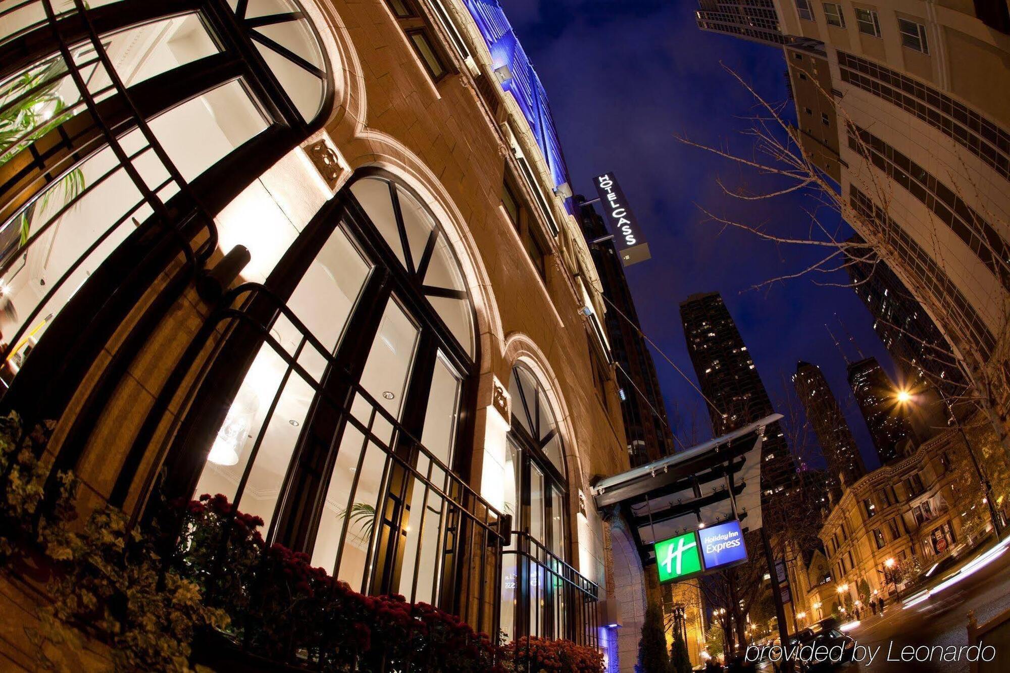 Holiday Inn Express Chicago - Magnificent Mile By Ihg Exteriör bild